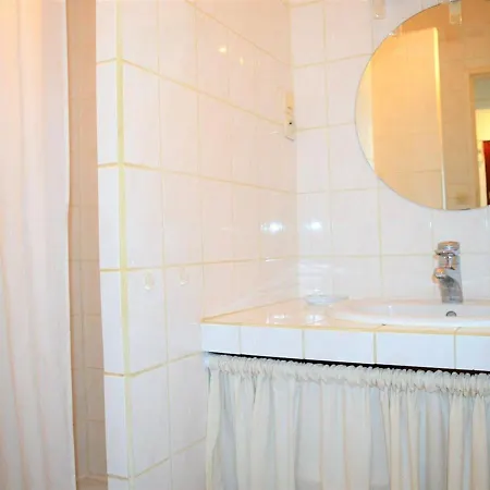 Apartment 2 Pieces Avec Terrasse Au Lavandou, Proche - Fr-1-251-289 Le Lavandou