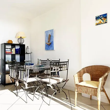 Coquet 2 Pièces Avec Terrasse Au Lavandou, 4 Couchages, Vue Exceptionnelle - Fr-1-251-289 * Le Lavandou